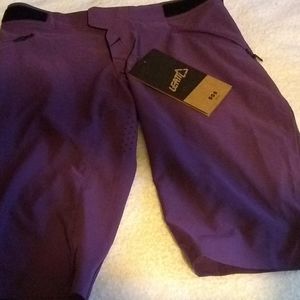 women's leatt mountain bike shorts and jersey